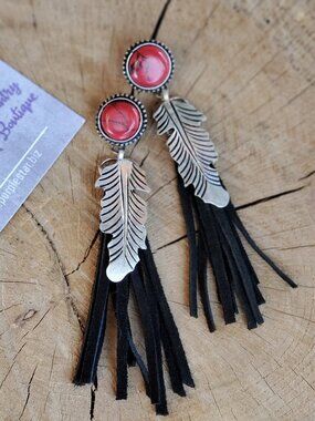 Earrings: Giddy Wildy